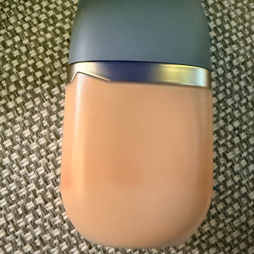 COVER FX Power Play Foundation in Warm Beige - Picture 2 of 3